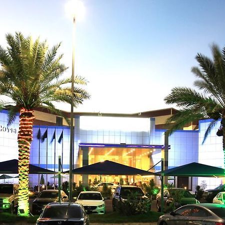 Golden Tulip Hail Bagian luar foto