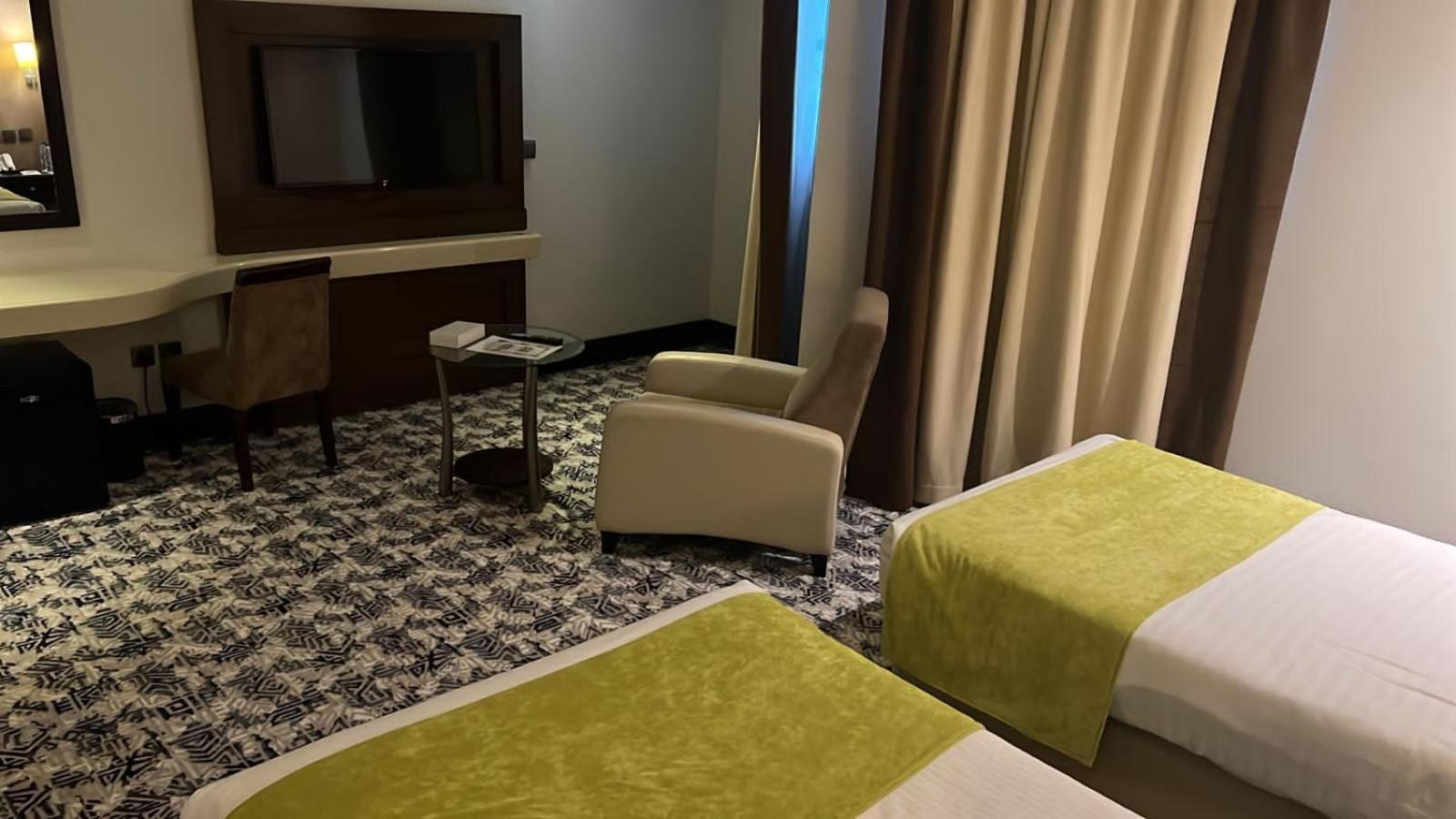 Golden Tulip Hail Bagian luar foto
