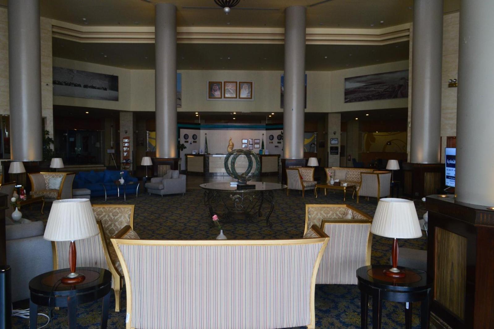 Golden Tulip Hail Bagian luar foto