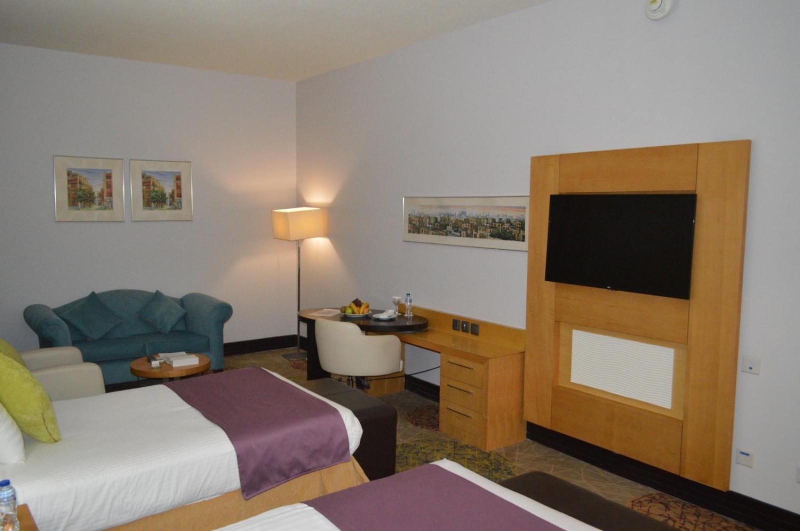 Golden Tulip Hail Bagian luar foto