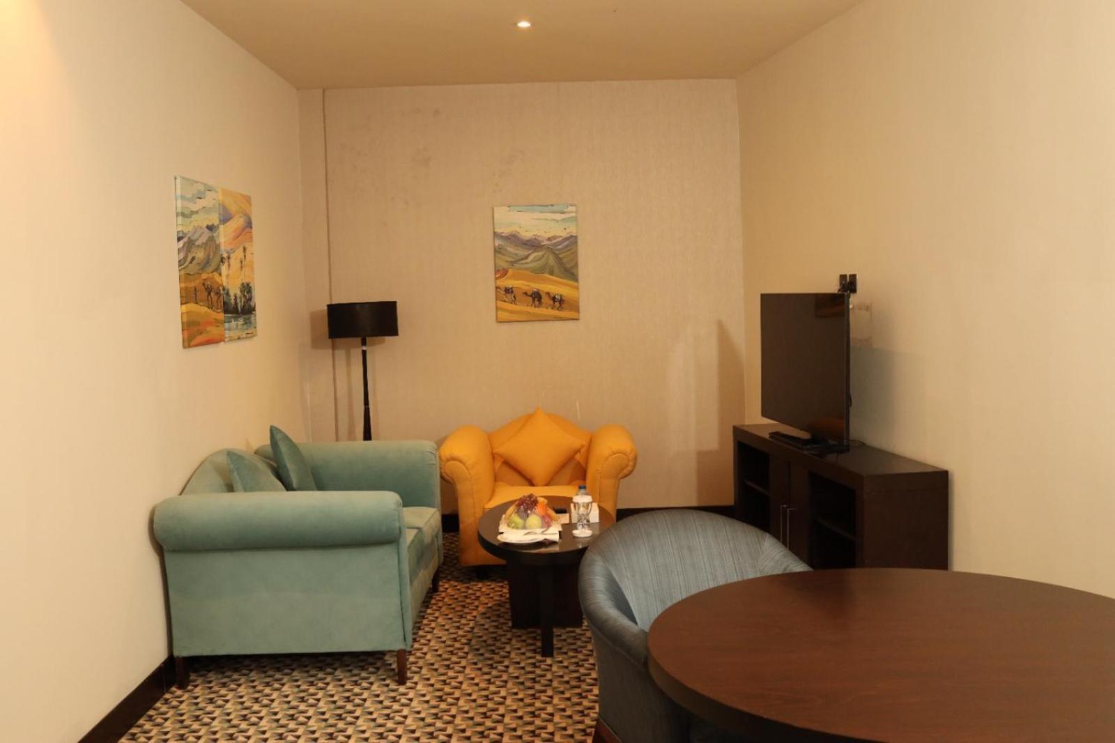 Golden Tulip Hail Bagian luar foto