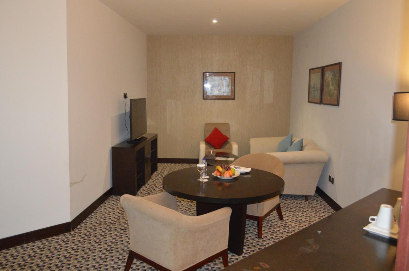 Golden Tulip Hail Bagian luar foto
