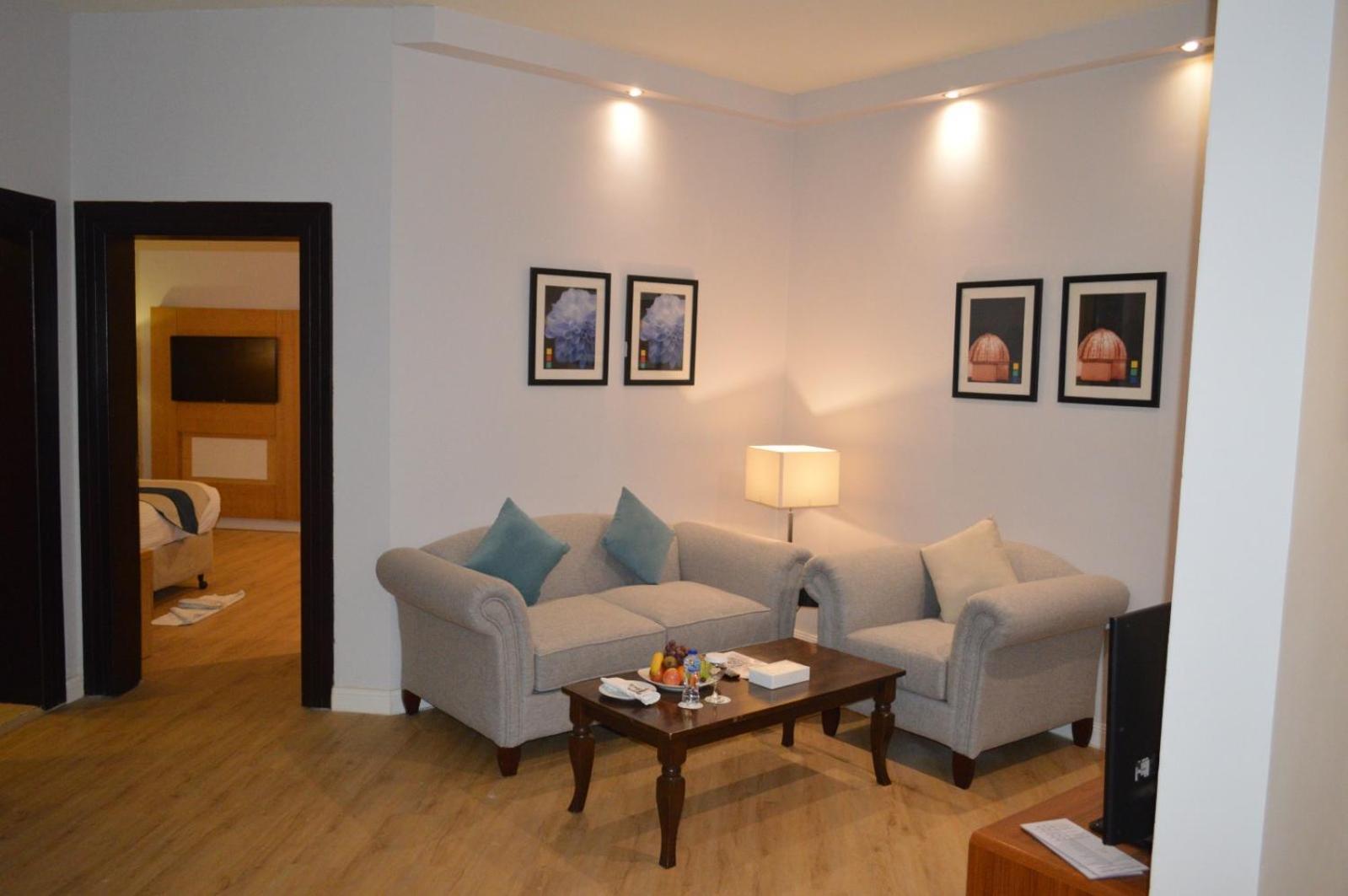 Golden Tulip Hail Bagian luar foto