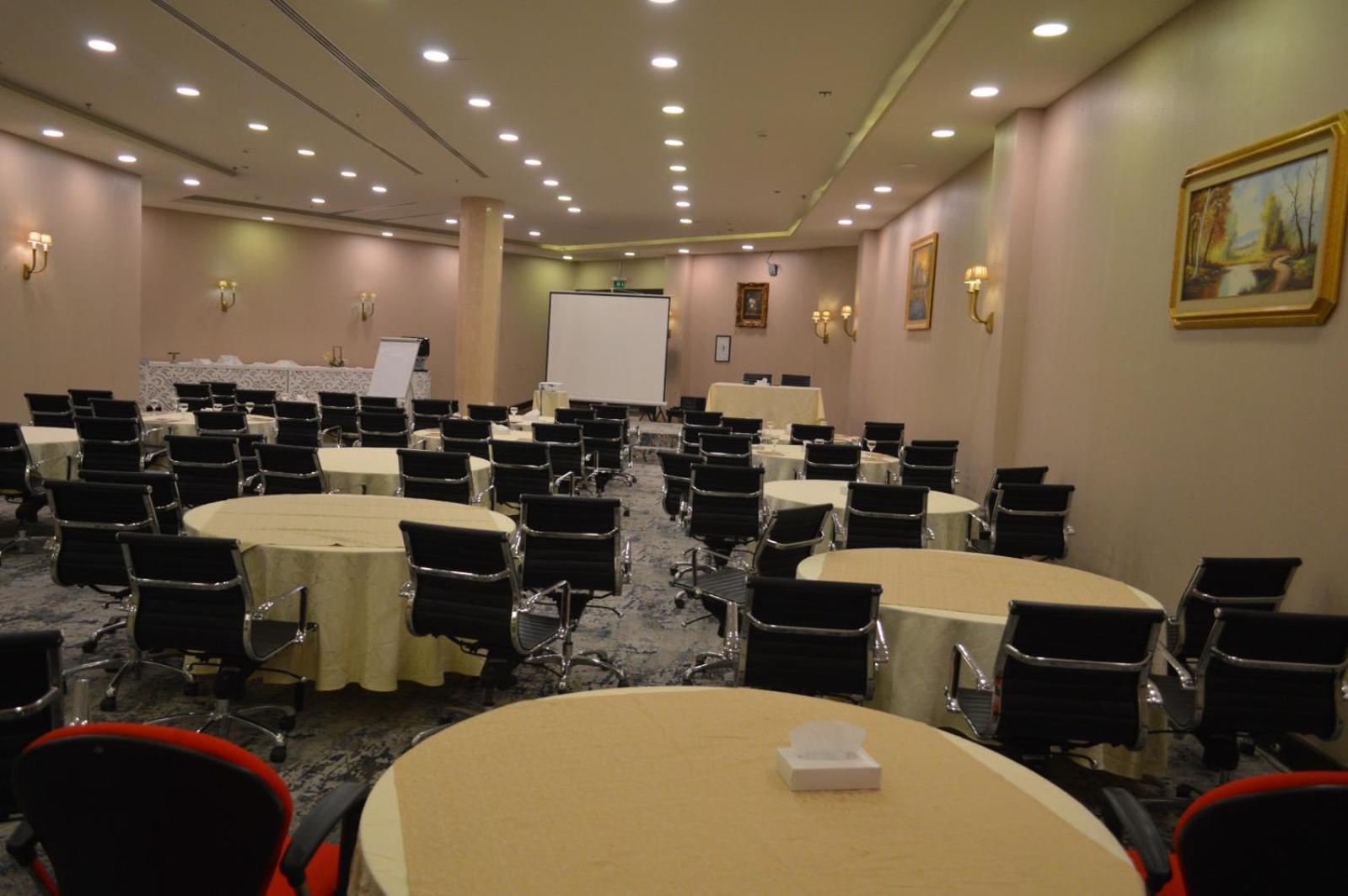 Golden Tulip Hail Bagian luar foto