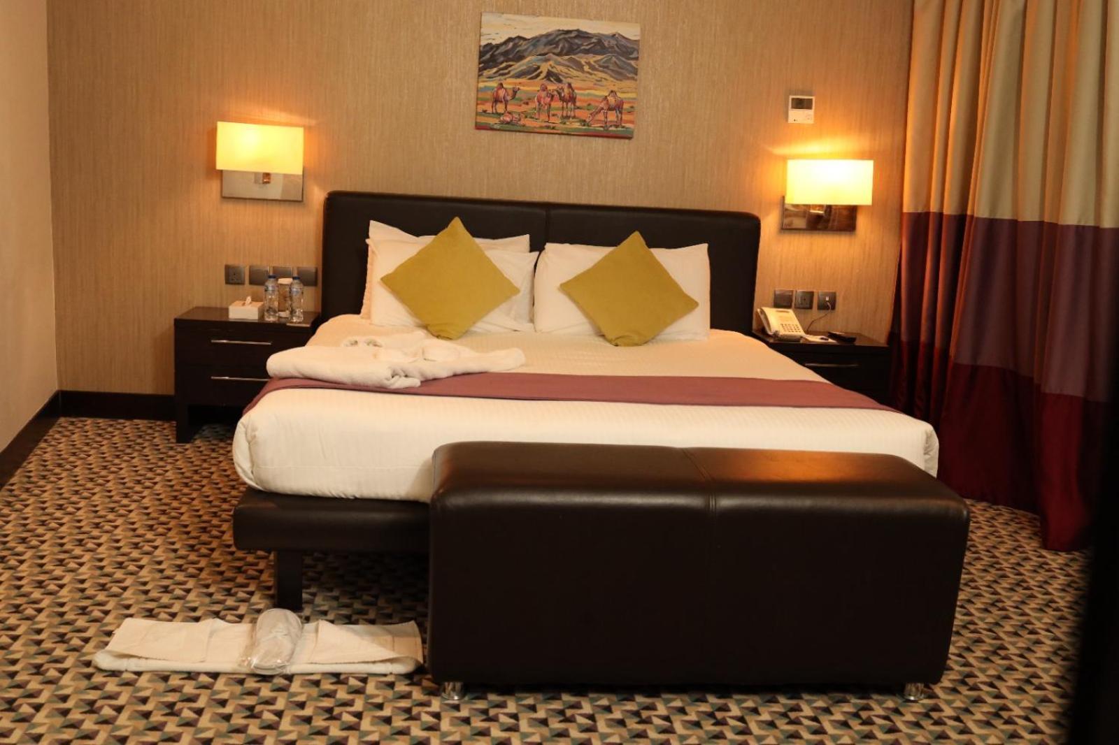 Golden Tulip Hail Bagian luar foto