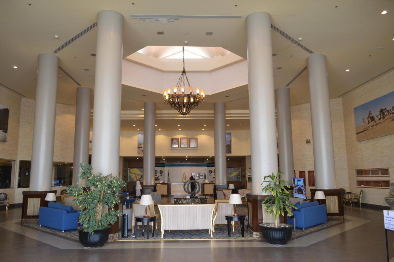 Golden Tulip Hail Bagian luar foto