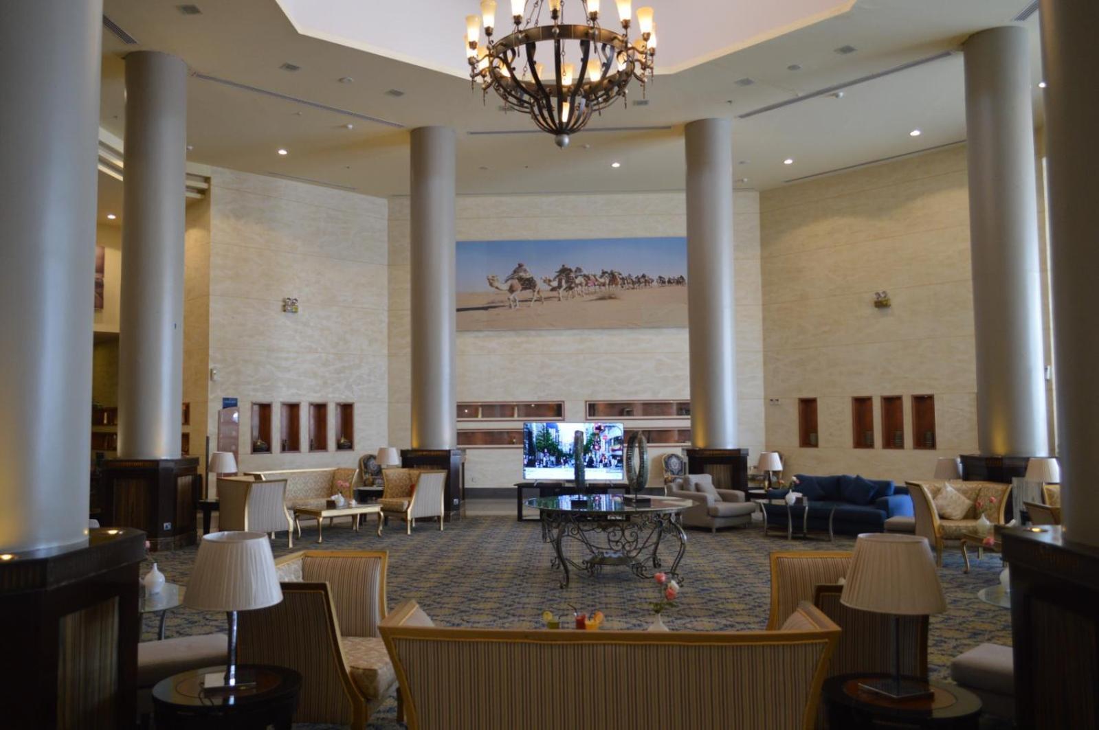 Golden Tulip Hail Bagian luar foto