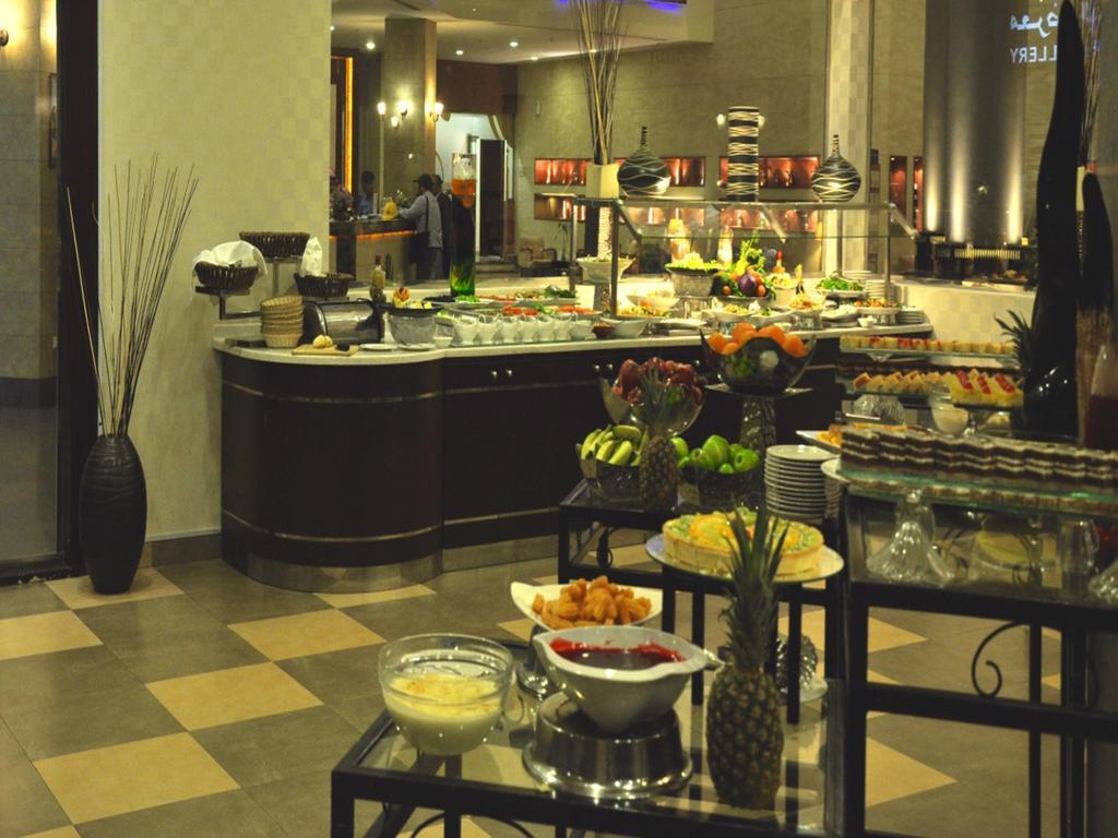 Golden Tulip Hail Bagian luar foto