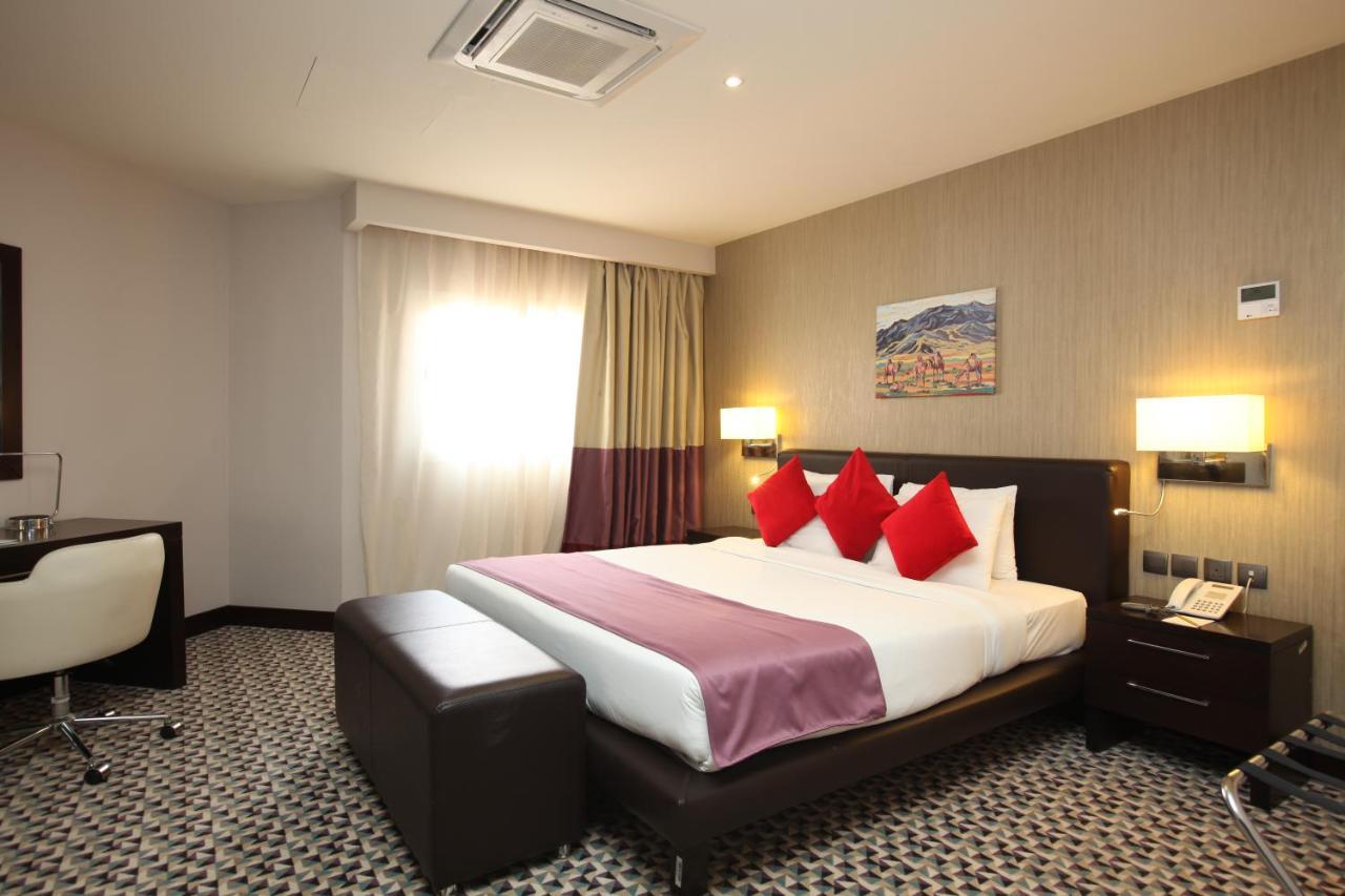 Golden Tulip Hail Bagian luar foto